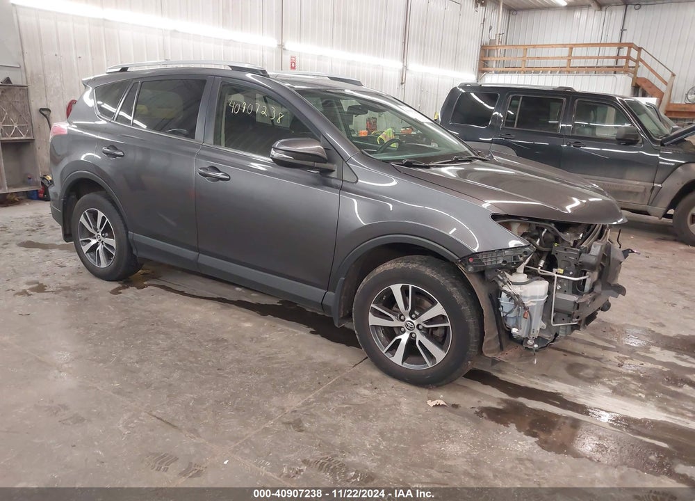2017 TOYOTA RAV4 XLE VIN: JTMRFREVXHJ119551