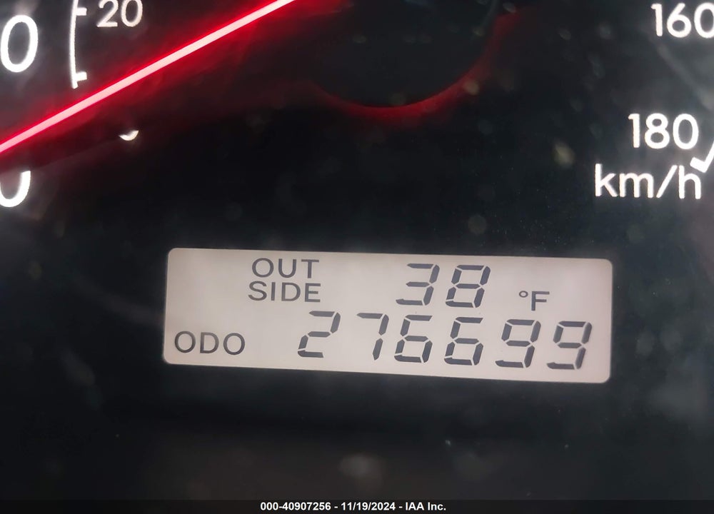 2005 TOYOTA COROLLA LE VIN: 1NXBR32E95Z440660