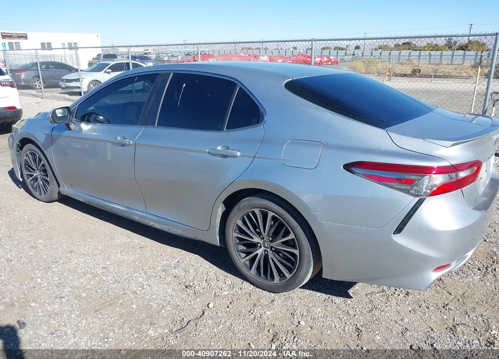 2018 TOYOTA CAMRY SE VIN: JTNB11HK5J3045447
