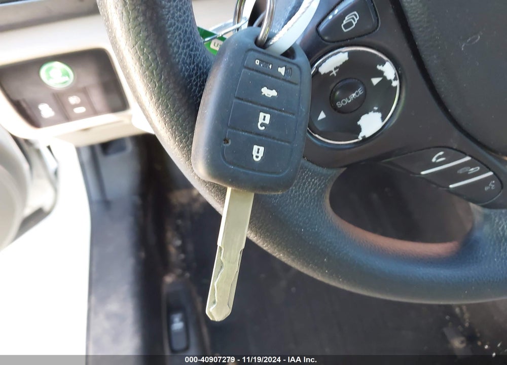 2013 HONDA ACCORD LX VIN: 1HGCR2F36DA084083