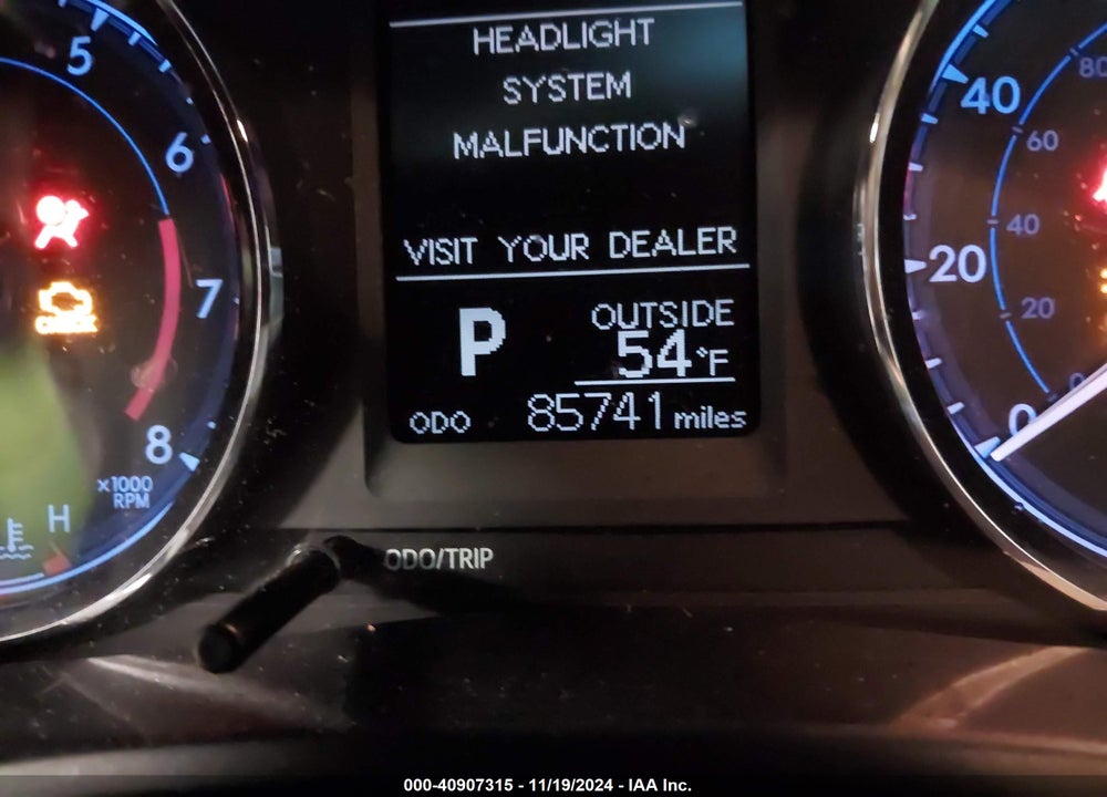 2019 TOYOTA COROLLA LE VIN: 5YFBURHE1KP936445
