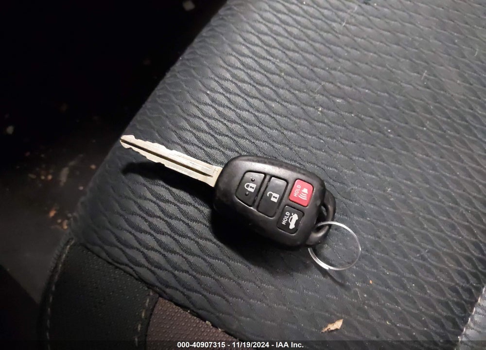 2019 TOYOTA COROLLA LE VIN: 5YFBURHE1KP936445