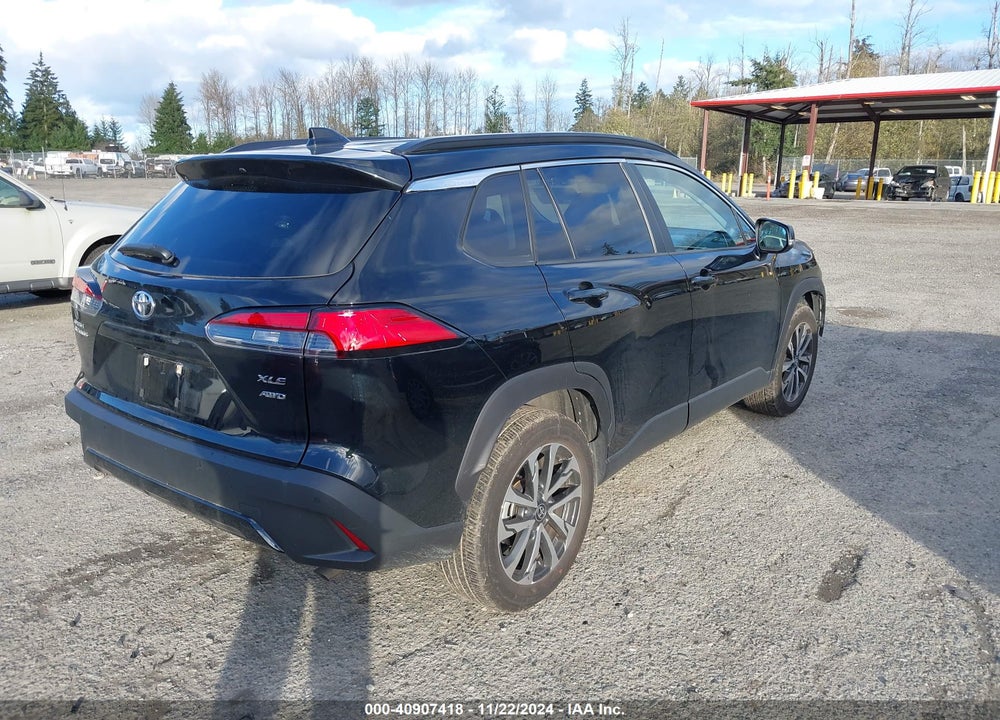2022 TOYOTA COROLLA CROSS XLE VIN: 7MUEAABG3NV040022