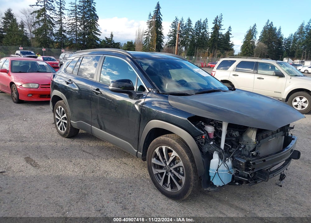 2022 TOYOTA COROLLA CROSS XLE VIN: 7MUEAABG3NV040022
