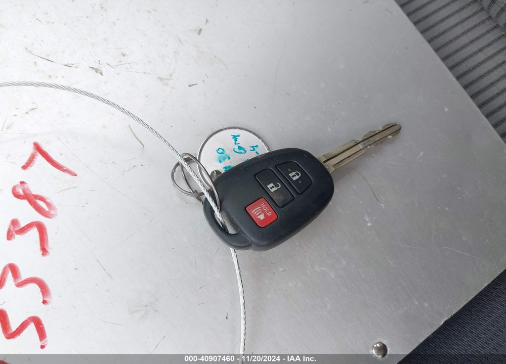 2014 TOYOTA RAV4 XLE VIN: 2T3WFREV6EW115576