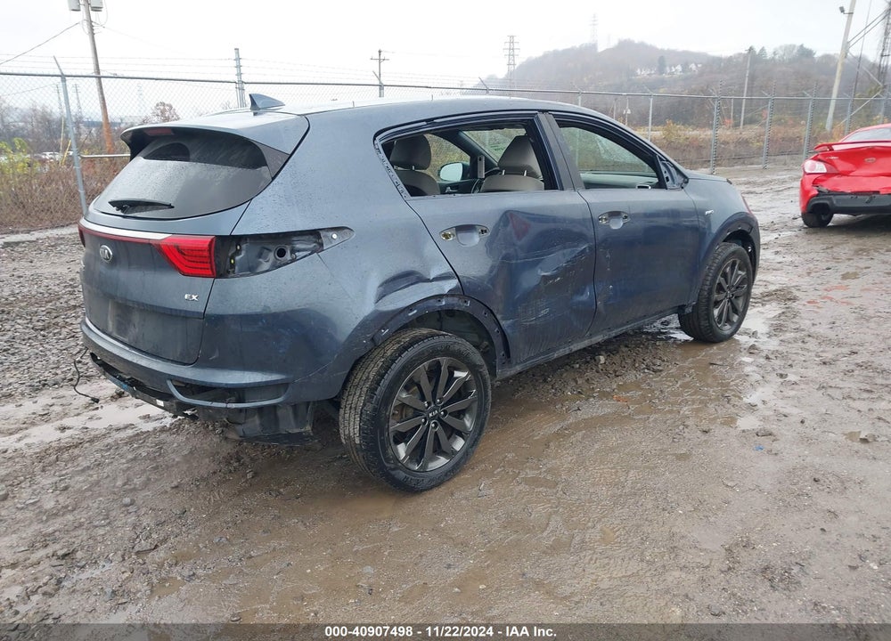 2018 KIA SPORTAGE EX VIN: KNDPNCAC9J7441595