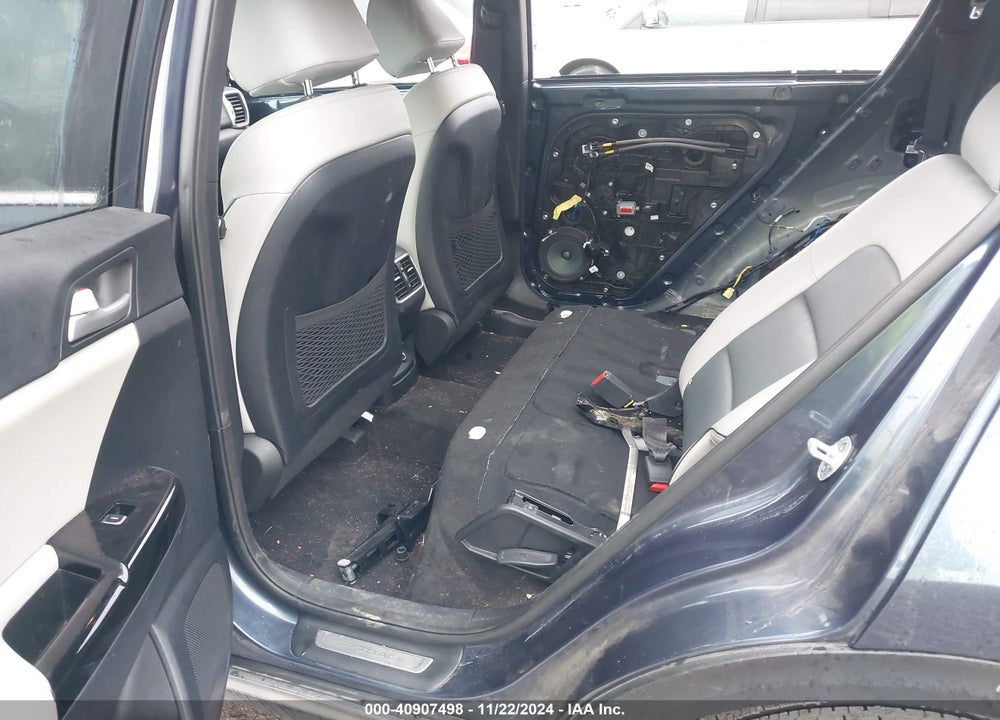 2018 KIA SPORTAGE EX VIN: KNDPNCAC9J7441595