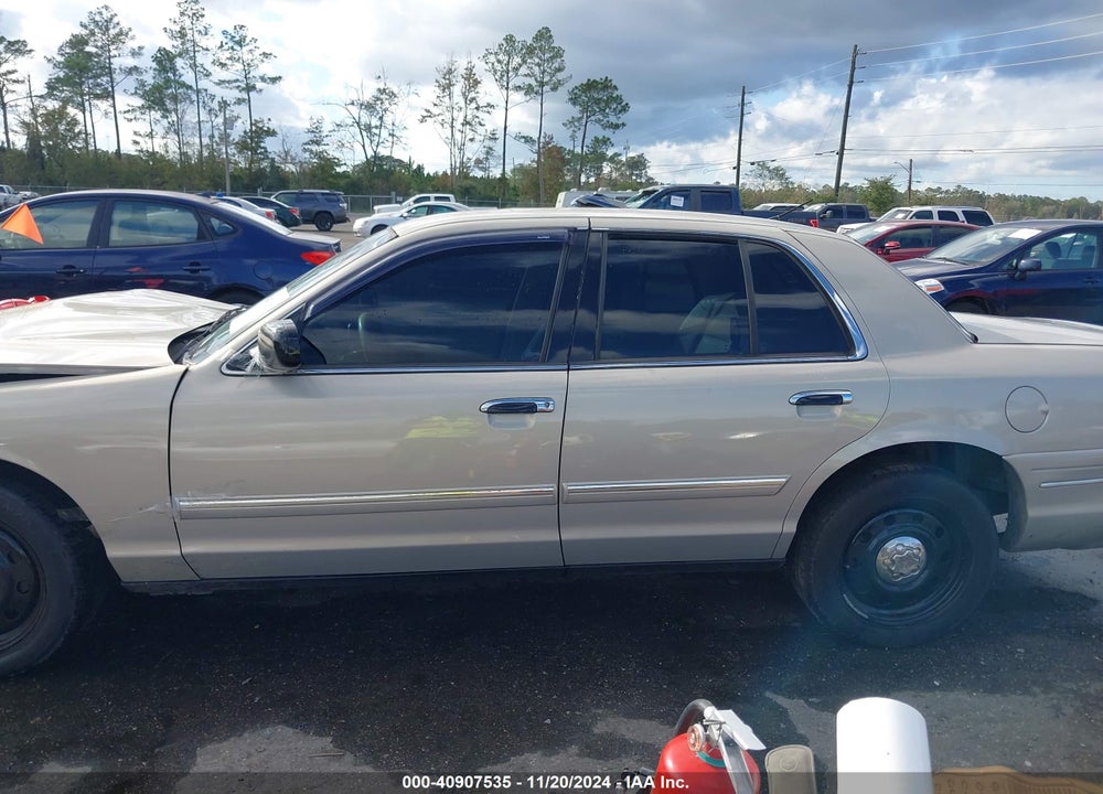 2009 FORD CROWN VICTORIA POLICE/POLICE INTERCEPTOR VIN: 2FAHP71VX9X141096
