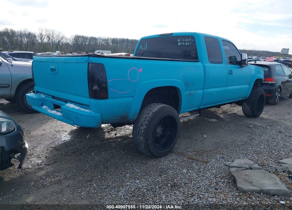2004 GMC SIERRA 2500HD SLE VIN: 1GTHC29284E266630