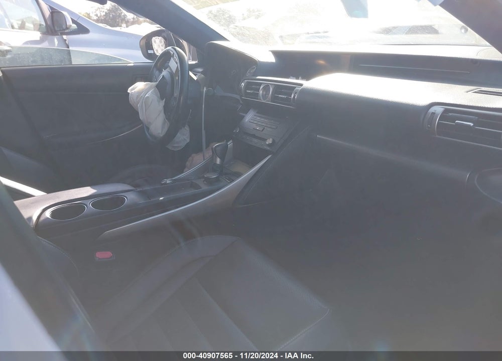 2016 LEXUS IS 200T VIN: JTHBA1D28G5022590