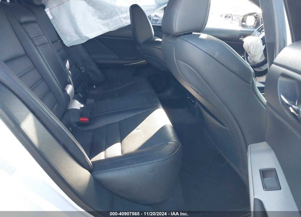 2016 LEXUS IS 200T VIN: JTHBA1D28G5022590