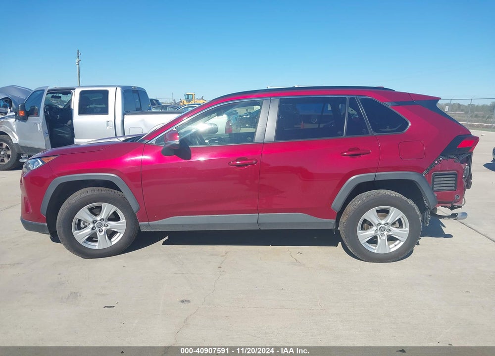 2019 TOYOTA RAV4 XLE VIN: JTMW1RFV1KD008036