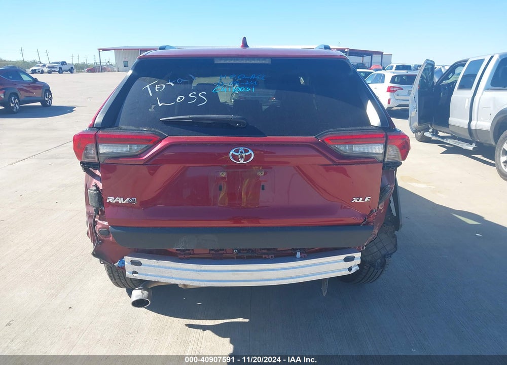 2019 TOYOTA RAV4 XLE VIN: JTMW1RFV1KD008036