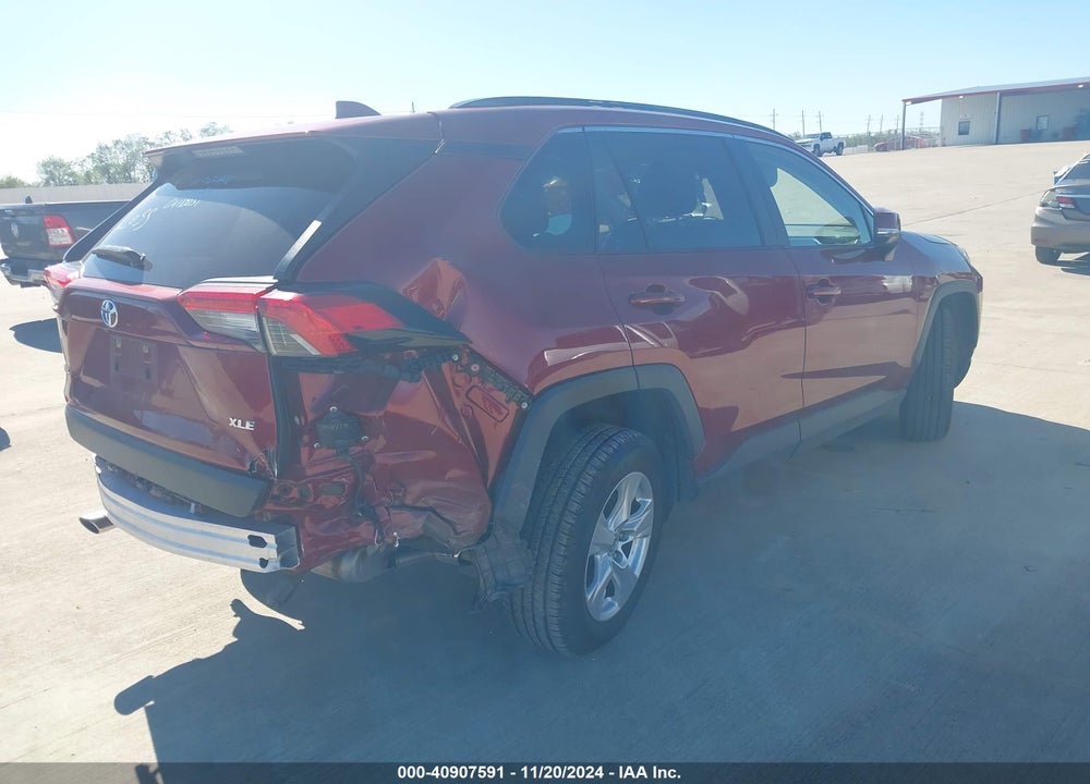 2019 TOYOTA RAV4 XLE VIN: JTMW1RFV1KD008036