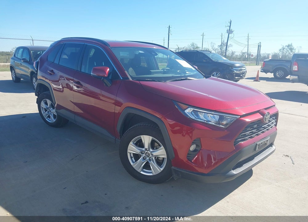 2019 TOYOTA RAV4 XLE VIN: JTMW1RFV1KD008036