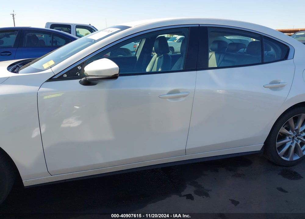 2022 MAZDA 3 SELECT VIN: 3MZBPABL2NM304742