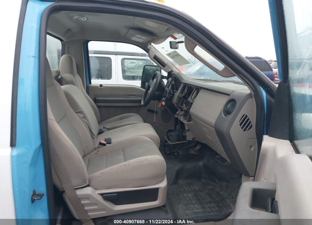 2008 FORD F-350 CHASSIS XL/XLT VIN: 1FDWF34R98ED97737