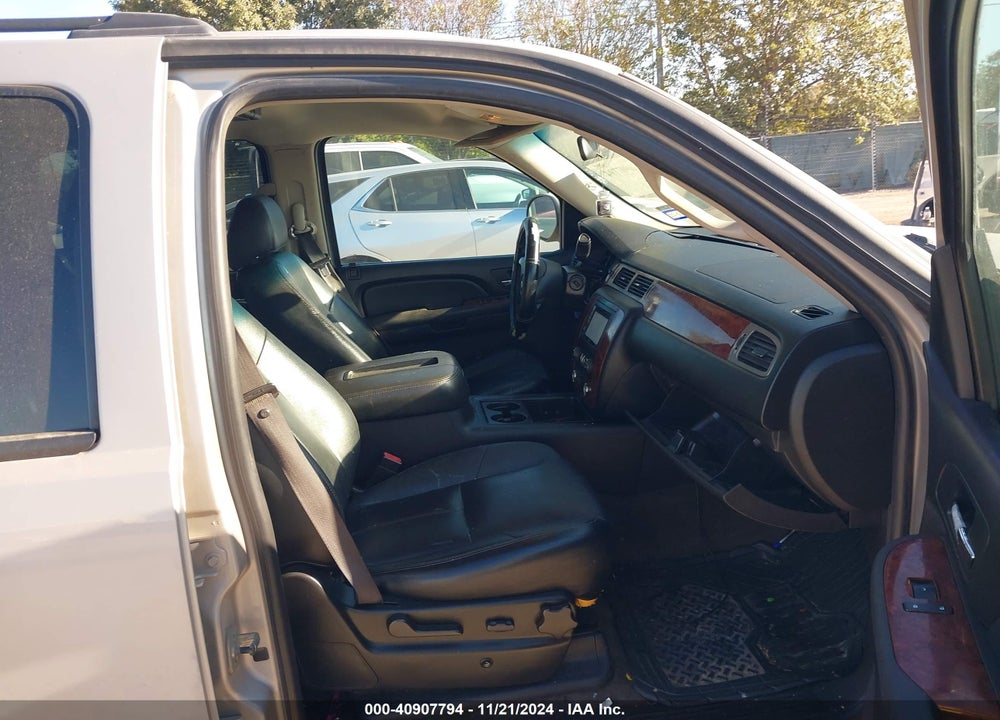2009 CHEVROLET SUBURBAN 1500 LT1 VIN: 1GNFC26JX9R228603