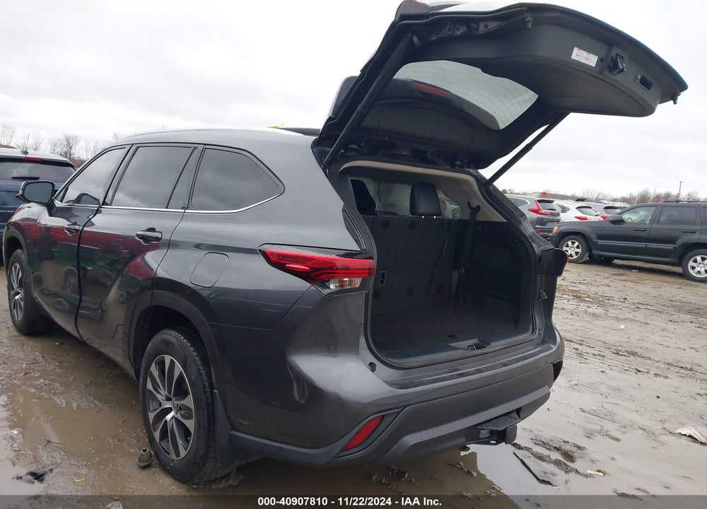2021 TOYOTA HIGHLANDER XLE VIN: 5TDGZRBH0MS524554