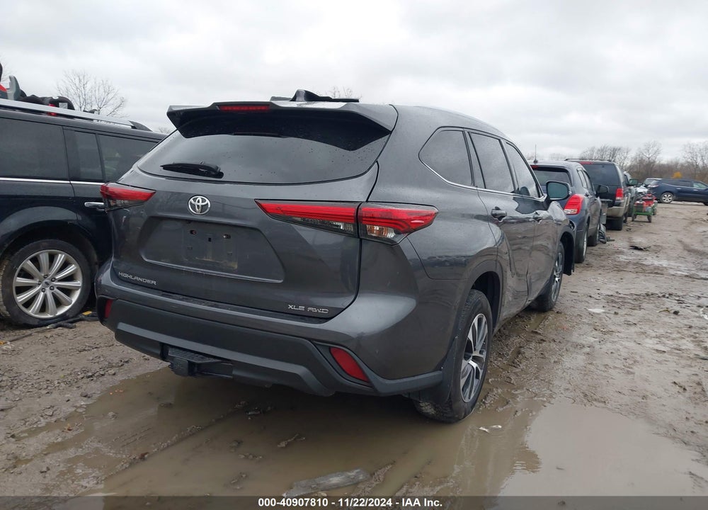 2021 TOYOTA HIGHLANDER XLE VIN: 5TDGZRBH0MS524554