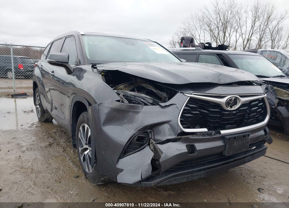 2021 TOYOTA HIGHLANDER XLE VIN: 5TDGZRBH0MS524554