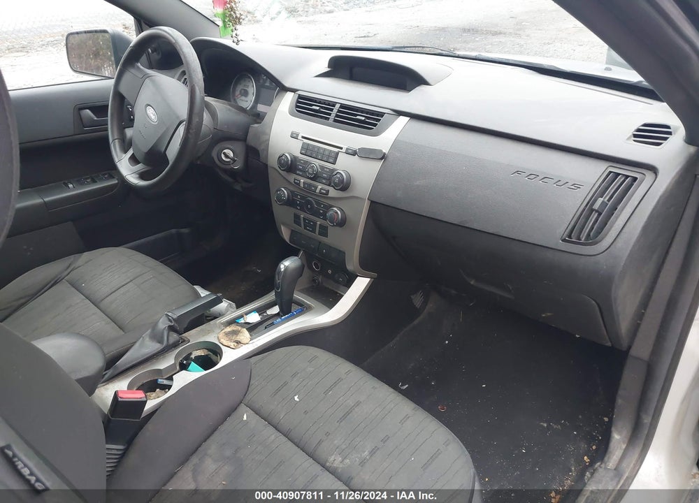 2011 FORD FOCUS SE VIN: 1FAHP3FN5BW168533