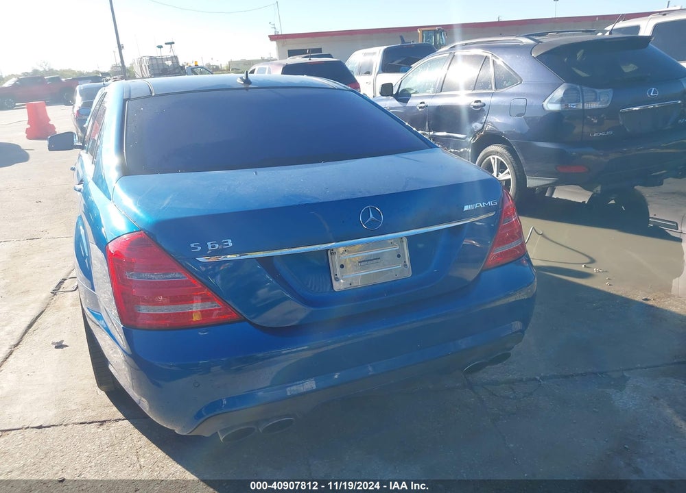 2010 MERCEDES-BENZ S 63 AMG VIN: WDDNG7HB2AA337402