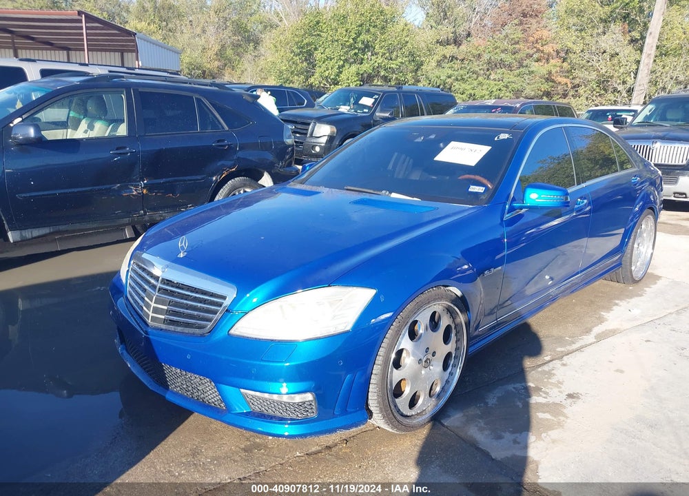 2010 MERCEDES-BENZ S 63 AMG VIN: WDDNG7HB2AA337402