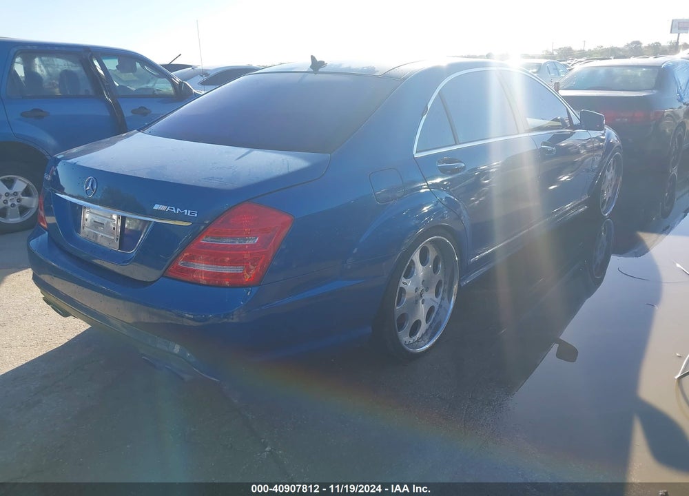 2010 MERCEDES-BENZ S 63 AMG VIN: WDDNG7HB2AA337402