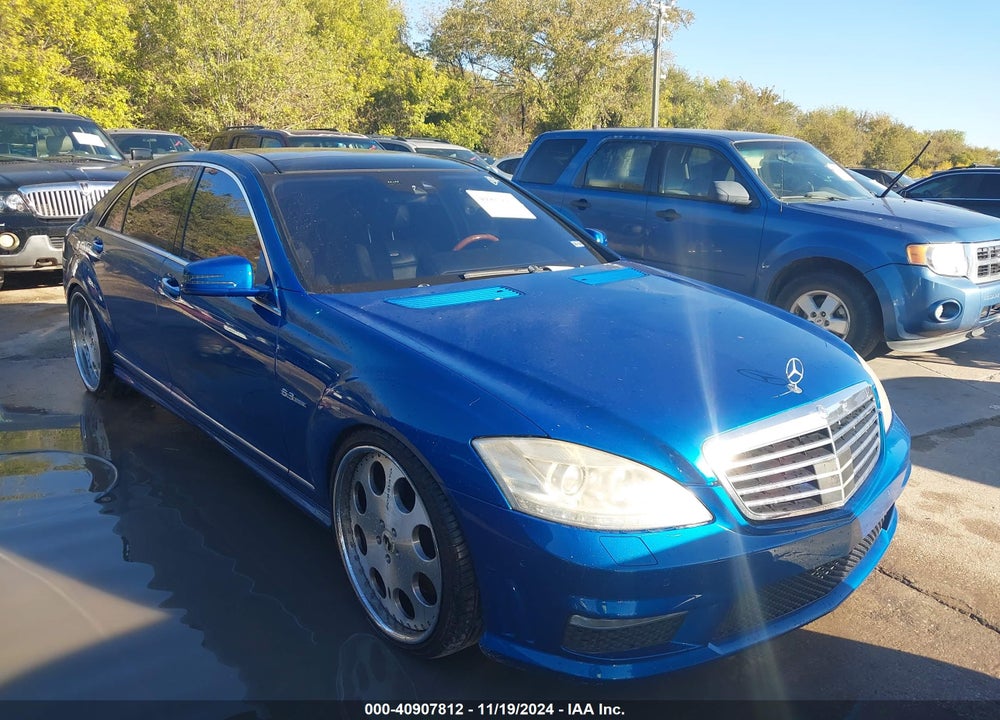 2010 MERCEDES-BENZ S 63 AMG VIN: WDDNG7HB2AA337402