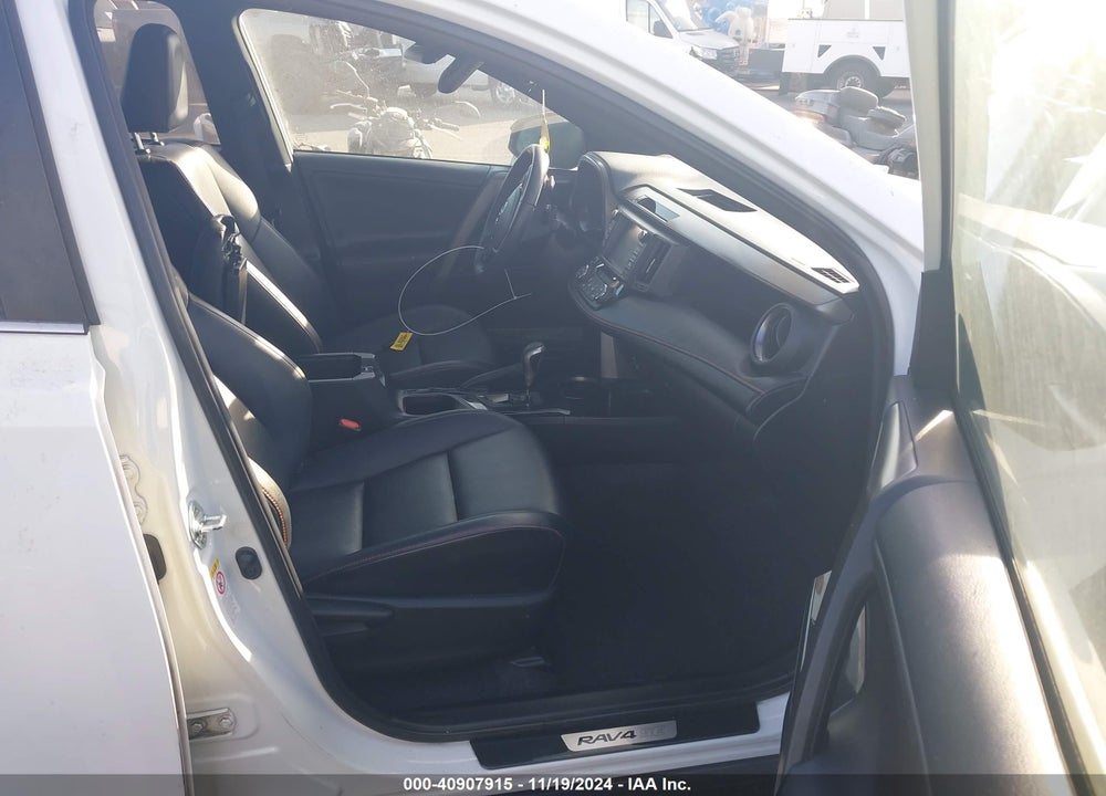 2016 TOYOTA RAV4 SE VIN: 2T3JFREV2GW451352