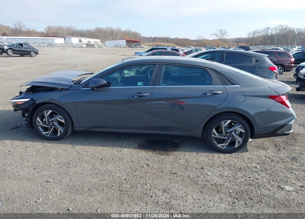 2025 HYUNDAI ELANTRA VIN: KMHLS4DG7SU857879