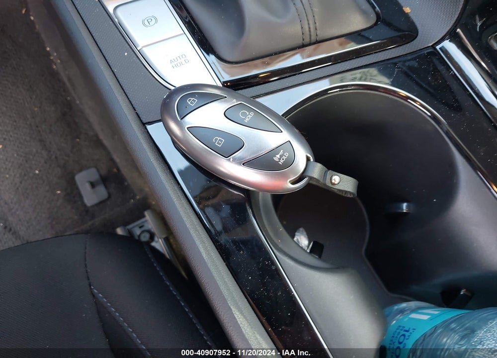 2025 HYUNDAI ELANTRA VIN: KMHLS4DG7SU857879