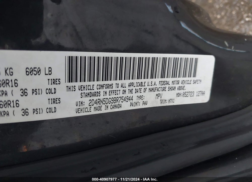 2011 DODGE GRAND CARAVAN CREW VIN: 2D4RN5DG9BR754944