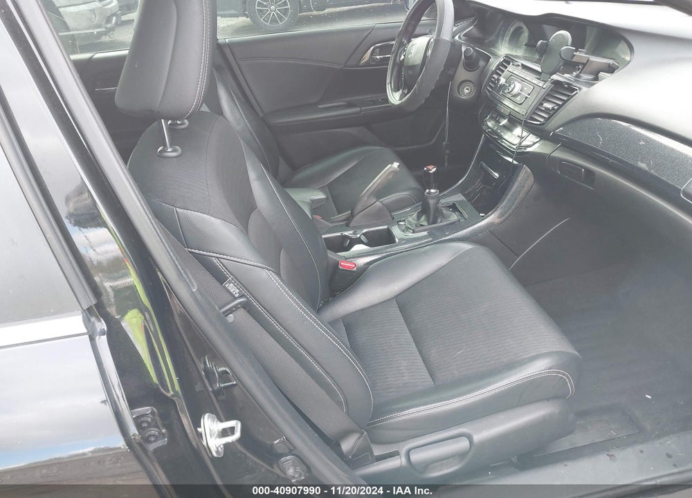2016 HONDA ACCORD VIN: 1HGCR2E5XGA021639