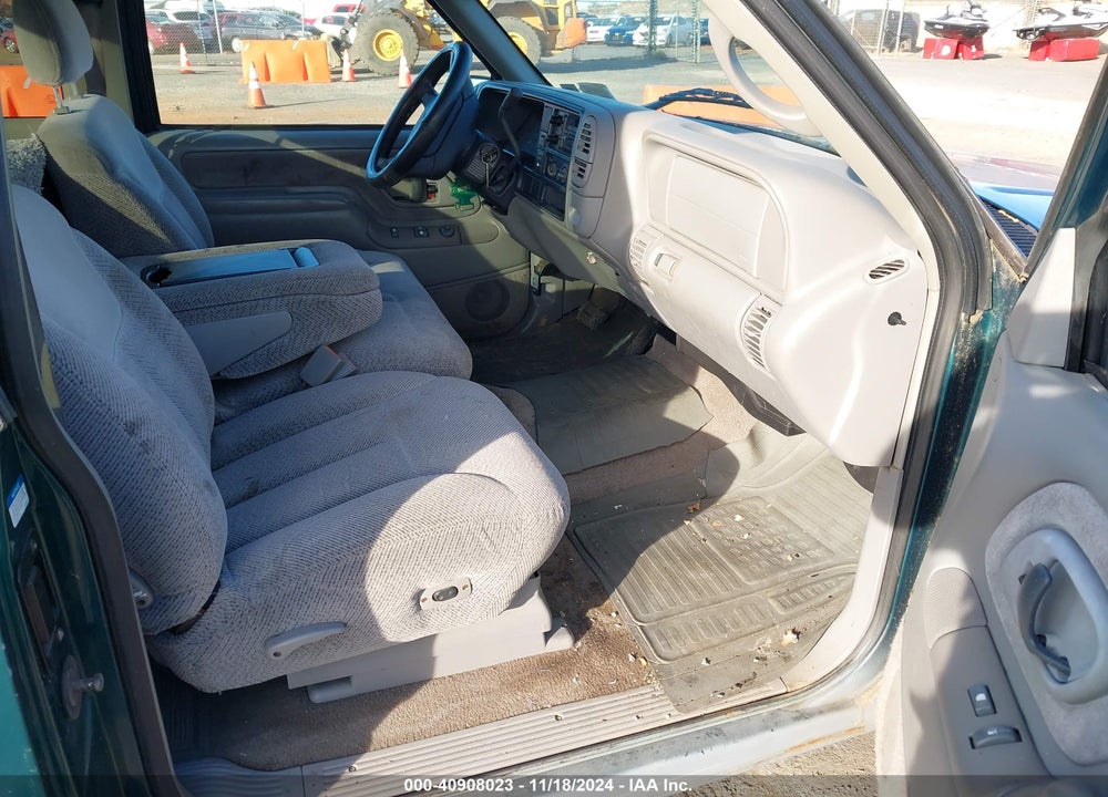 1997 CHEVROLET C1500 FLEETSIDE VIN: 2GCEC19M8V1257735
