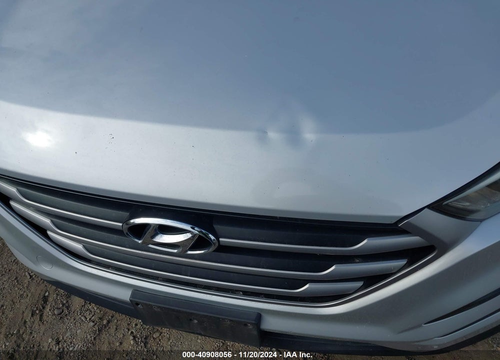 2017 HYUNDAI TUCSON SE VIN: KM8J33A49HU263442