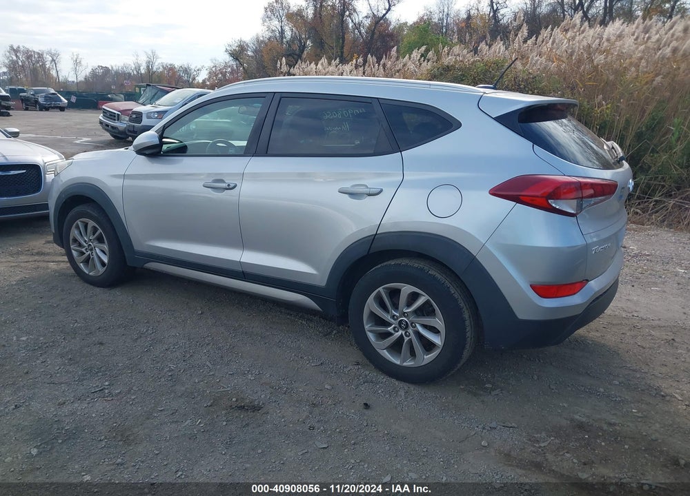 2017 HYUNDAI TUCSON SE VIN: KM8J33A49HU263442