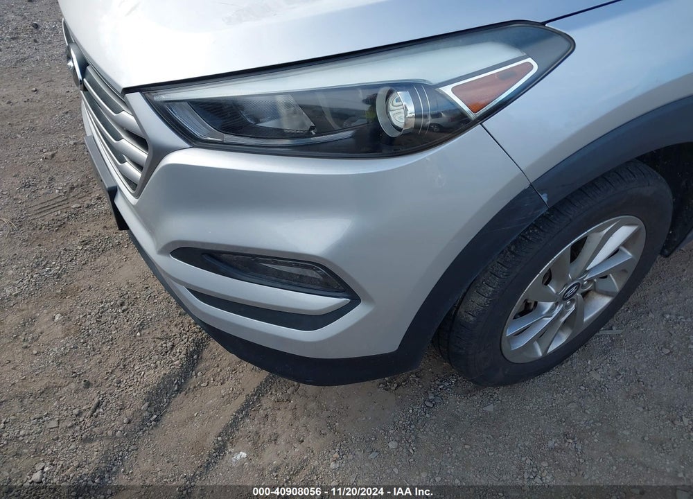 2017 HYUNDAI TUCSON SE VIN: KM8J33A49HU263442