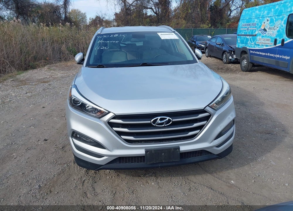2017 HYUNDAI TUCSON SE VIN: KM8J33A49HU263442