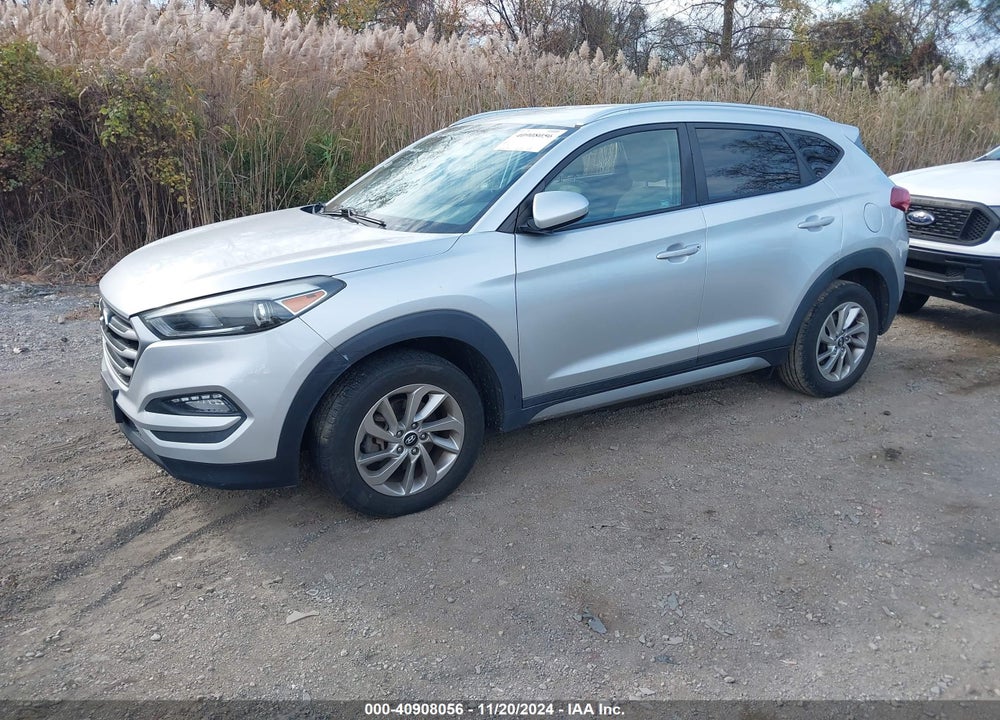 2017 HYUNDAI TUCSON SE VIN: KM8J33A49HU263442