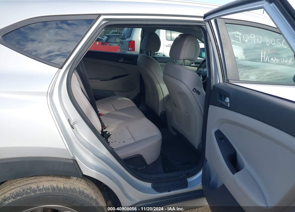 2017 HYUNDAI TUCSON SE VIN: KM8J33A49HU263442
