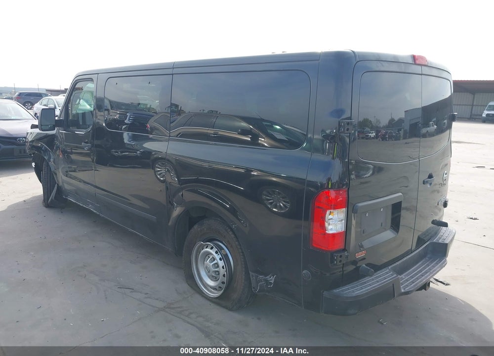 2017 NISSAN NV PASSENGER NV3500 HD S V6 VIN: 5BZBF0AA4HN850100