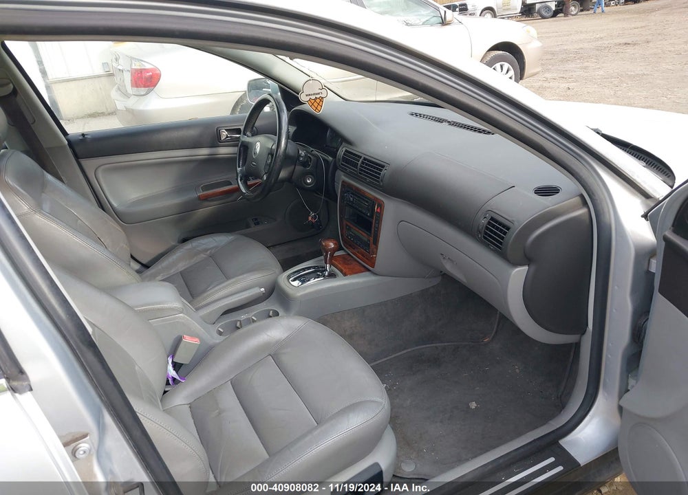 2003 VOLKSWAGEN PASSAT GLX VIN: WVWTH63B43P116318