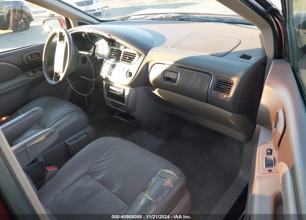 2001 TOYOTA SIENNA XLE VIN: 4T3ZF13C11U351238