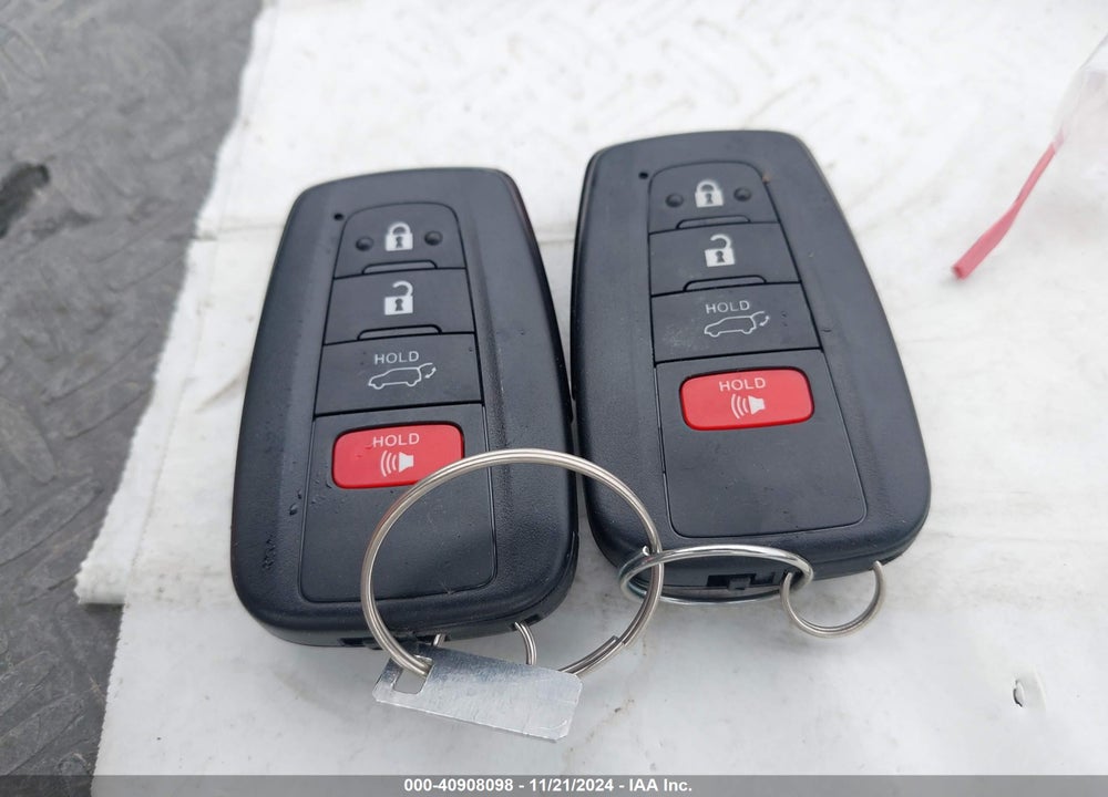 2024 TOYOTA RAV4 HYBRID XLE PREMIUM VIN: JTMB6RFV1RD138604