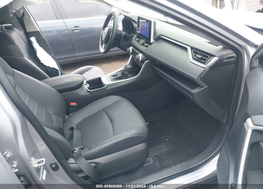 2024 TOYOTA RAV4 HYBRID XLE PREMIUM VIN: JTMB6RFV1RD138604