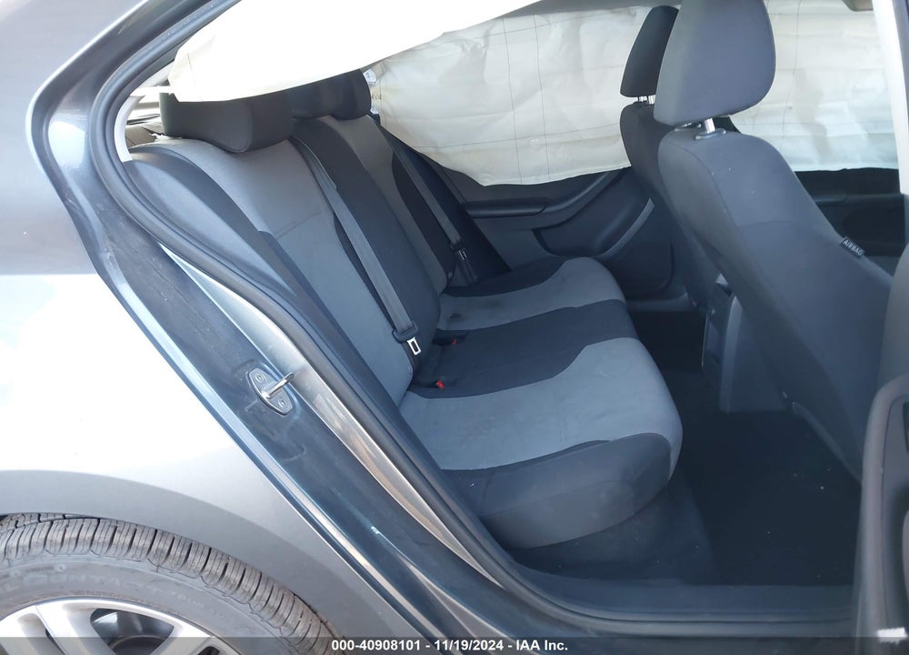 2018 VOLKSWAGEN JETTA 1.4T S VIN: 3VW2B7AJ1JM246053