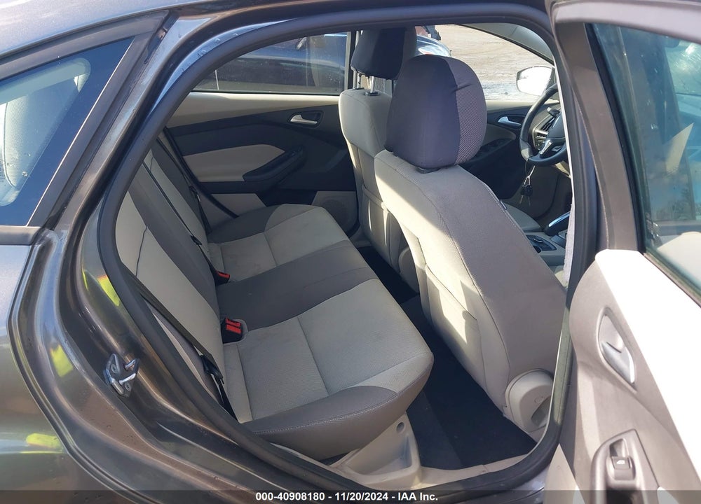 2013 FORD FOCUS SE VIN: 1FADP3F20DL242627
