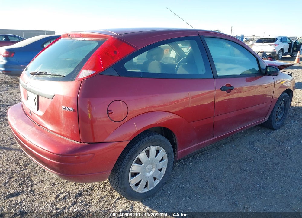 2005 FORD FOCUS ZX3 VIN: 3FAFP31N65R147745